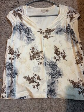 Apostrophe Cream Floral V-Neck Cap Sleeve Blouse